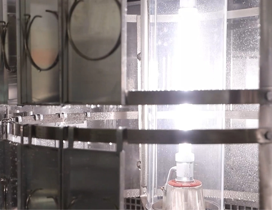 가속 풍화 테스트에서 제논 아크 챔버의 역할