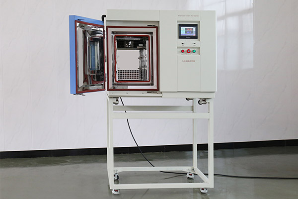 다양한 온도 테스트 요구 사항을 충족하는 미니 온도 챔버